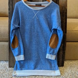 Merokeety long sleeve shirt.